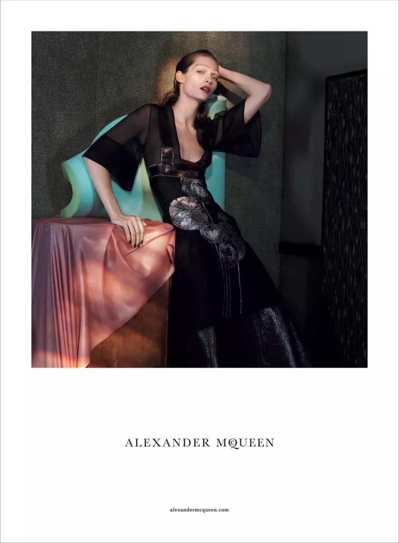 alexander-mcqueen-spring-summer-2015-ad-campaign02