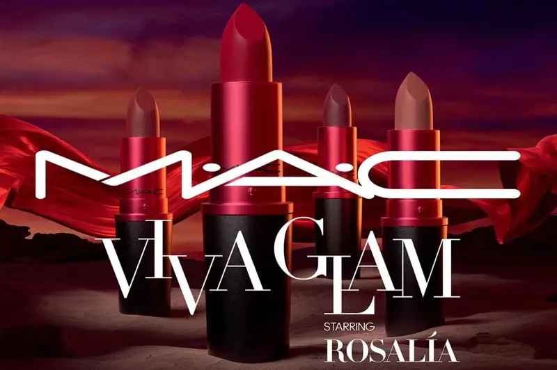 Lelee anya MAC's Viva Glam 26 lipstick.