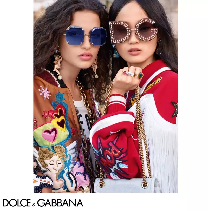 Chiara Scelsi at Hyun Ji Shin sa harap ng Dolce & Gabbana Eyewear na campaign para sa taglagas-taglamig 2018