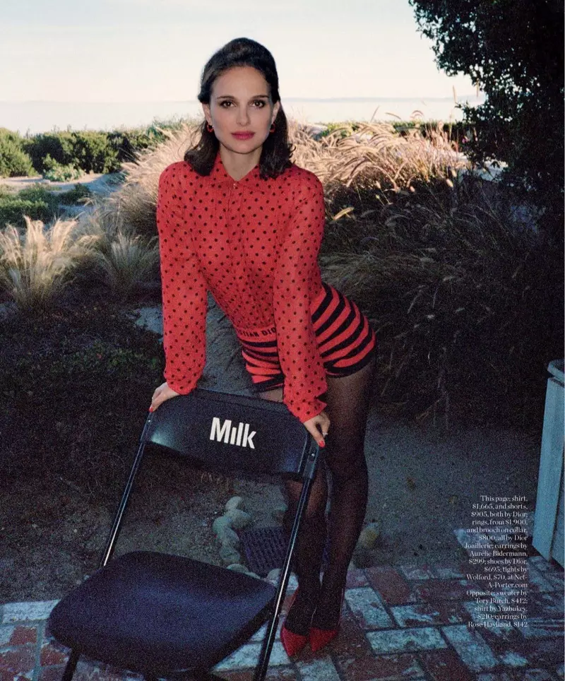 Actrice Natalie Portman huet Dior Shirt, Shorts, Fersen a Pompelen