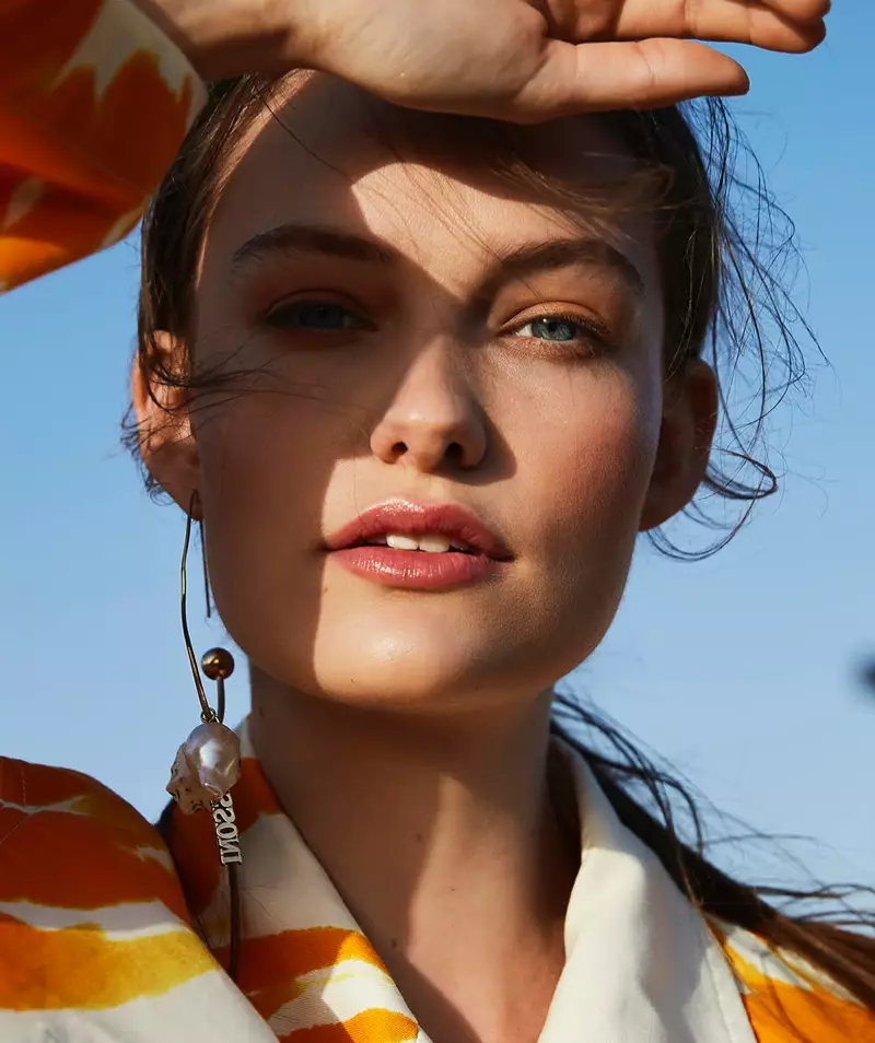 Sara van der Hoek dia nandray ny pirinty Artsy ho an'i Marie Claire Netherlands