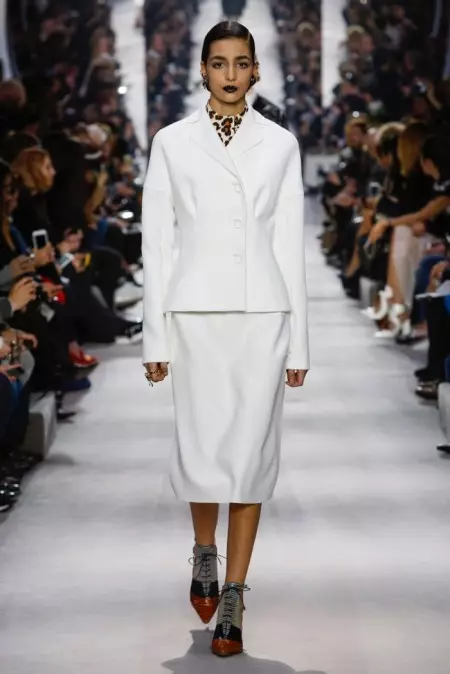 Dior mùa thu 2016 | Tuần lễ thời trang Paris