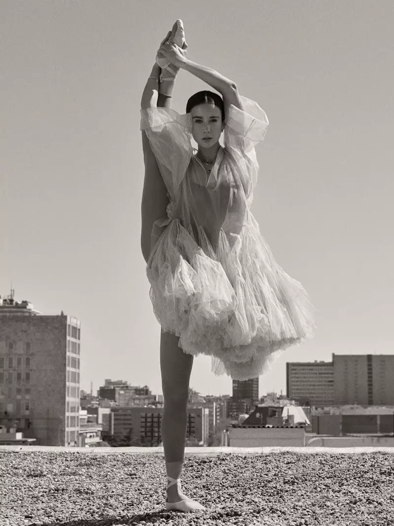 Maria Pedrazak ballet inspiratutako Dior itxurarekin jartzen du Bulgari bitxiekin