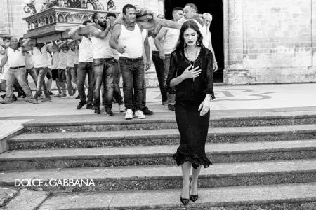 Bianca, Isabeli සහ Jessica Pose in Sicily for Dolce & Gabbana Spring 2020 දැන්වීම්