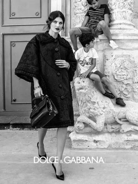 Si Bianca, Isabeli ug Jessica Pose sa Sicily para sa Dolce & Gabbana Spring 2020 Ads