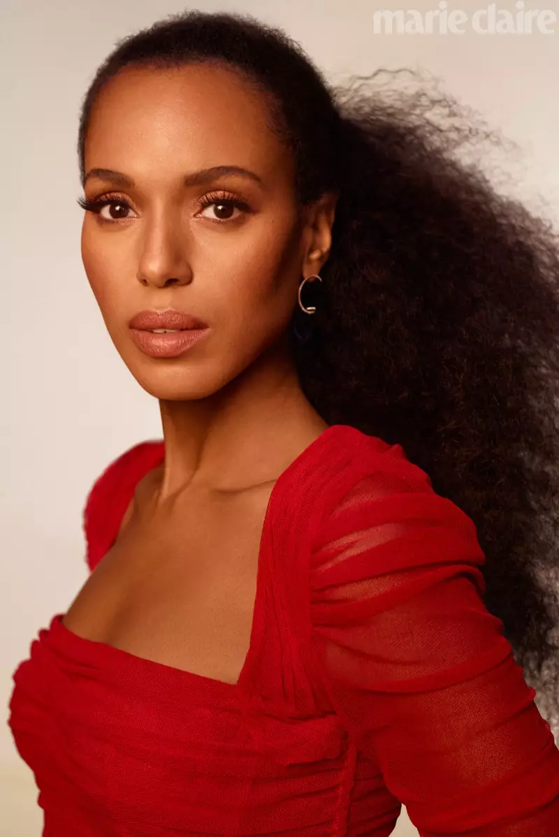 Kerry Washington etoudi nan yon rad wouj