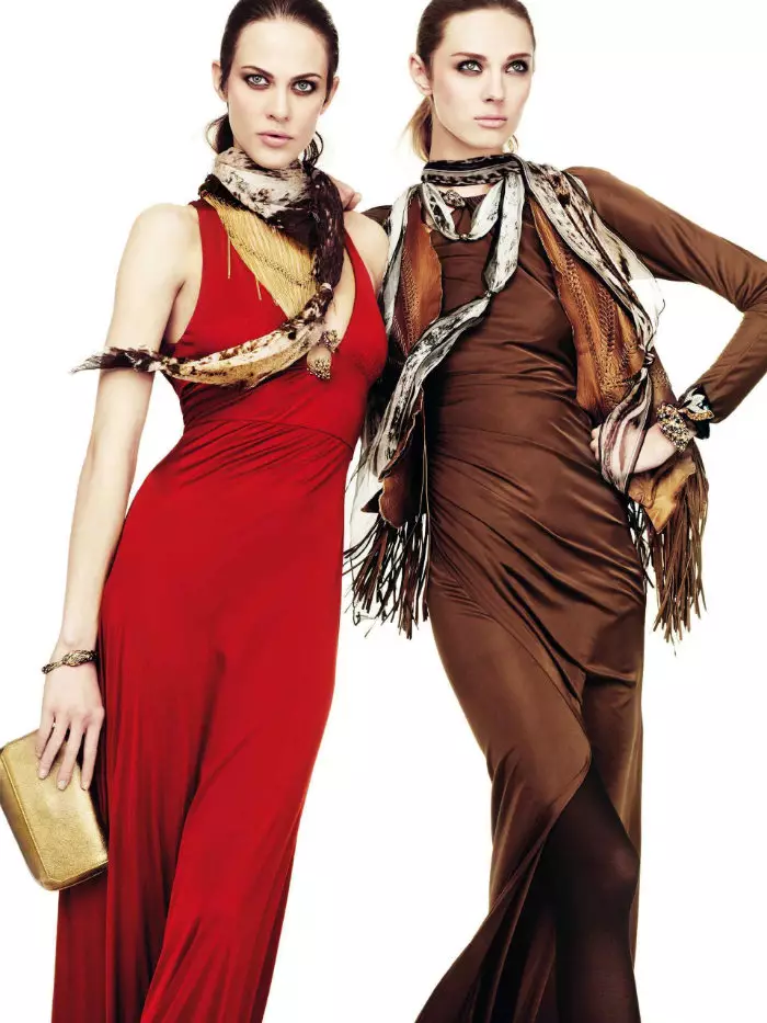 Aymeline Valade & Olga Sherer voor Roberto Cavalli Fall 2011