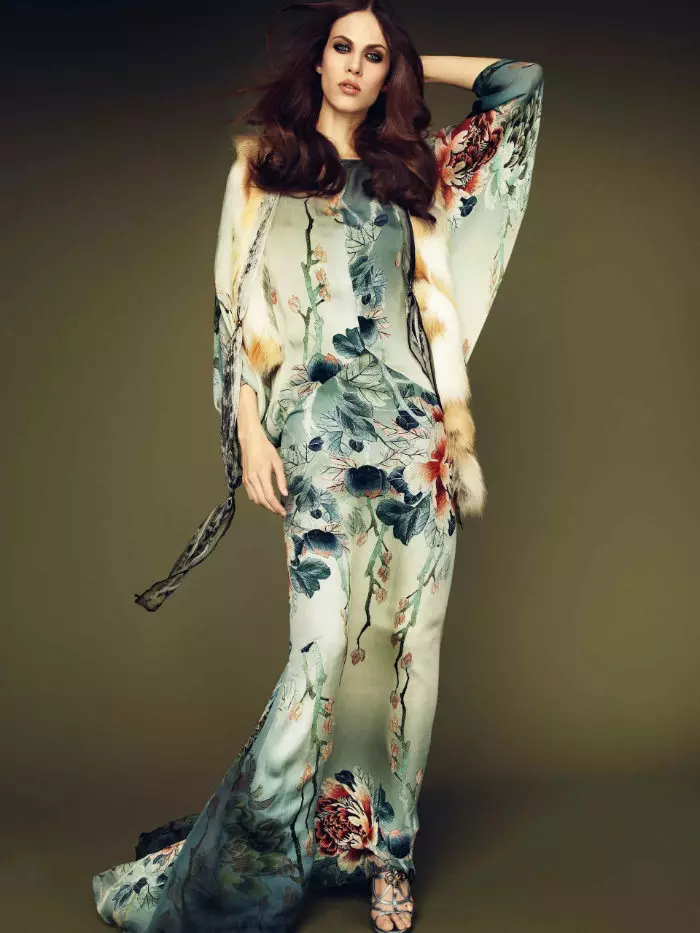 Roberto Cavalli Fall 2011 အတွက် Aymeline Valade နှင့် Olga Sherer