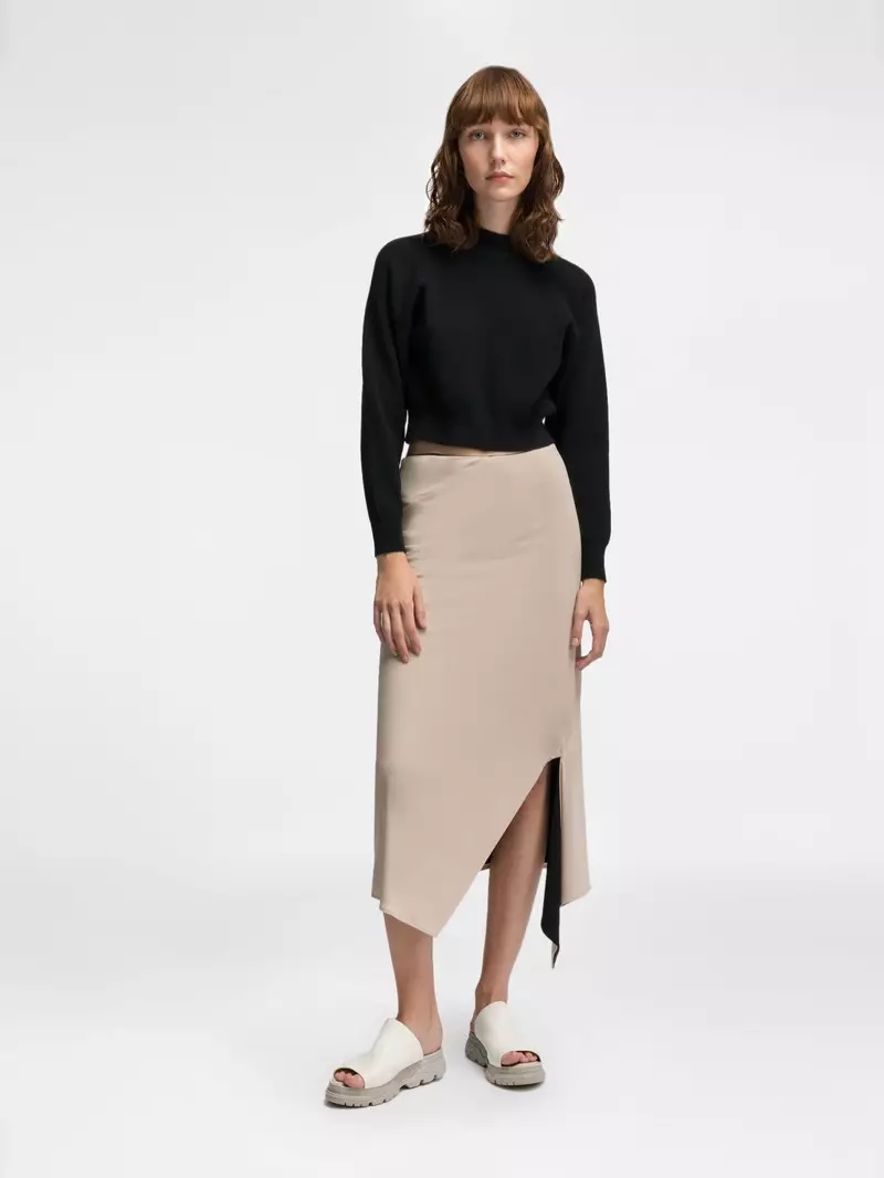 Rok malik DKNY sareng Slit hareup