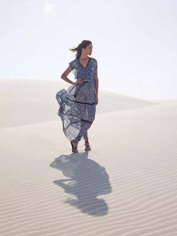 La campagna primavera 2016 di Elie Tahari è stata fotografata nel Parco Nazionale Lencois Maranhenses in Brasile