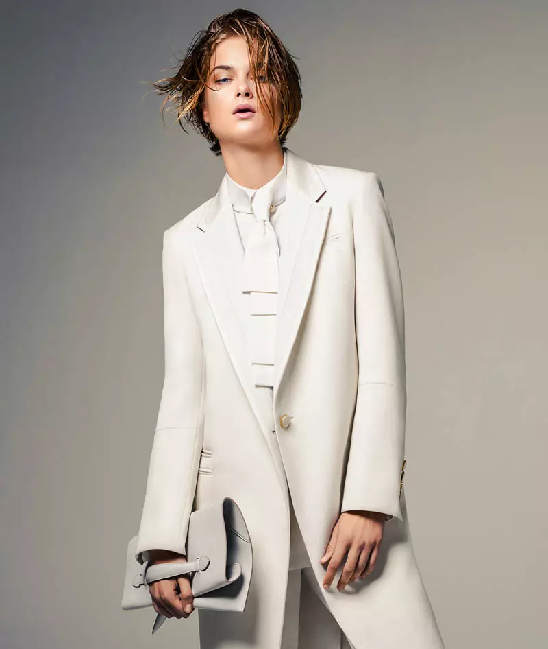 Bo Don Wears All White fyrir Vogue Brazil eftir Jacques Dequeker