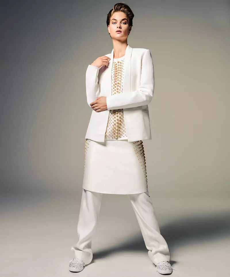 Bo Don Wears All White pour Vogue Brésil par Jacques Dequeker