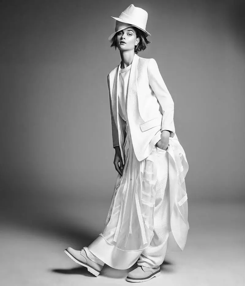 Bo Don mặc All White cho Vogue Brazil của Jacques Dequeker