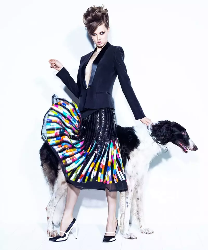 Lindsey Wixson er með hundaleikara í Vogue Brazil Shoot eftir Jacques Dequeker