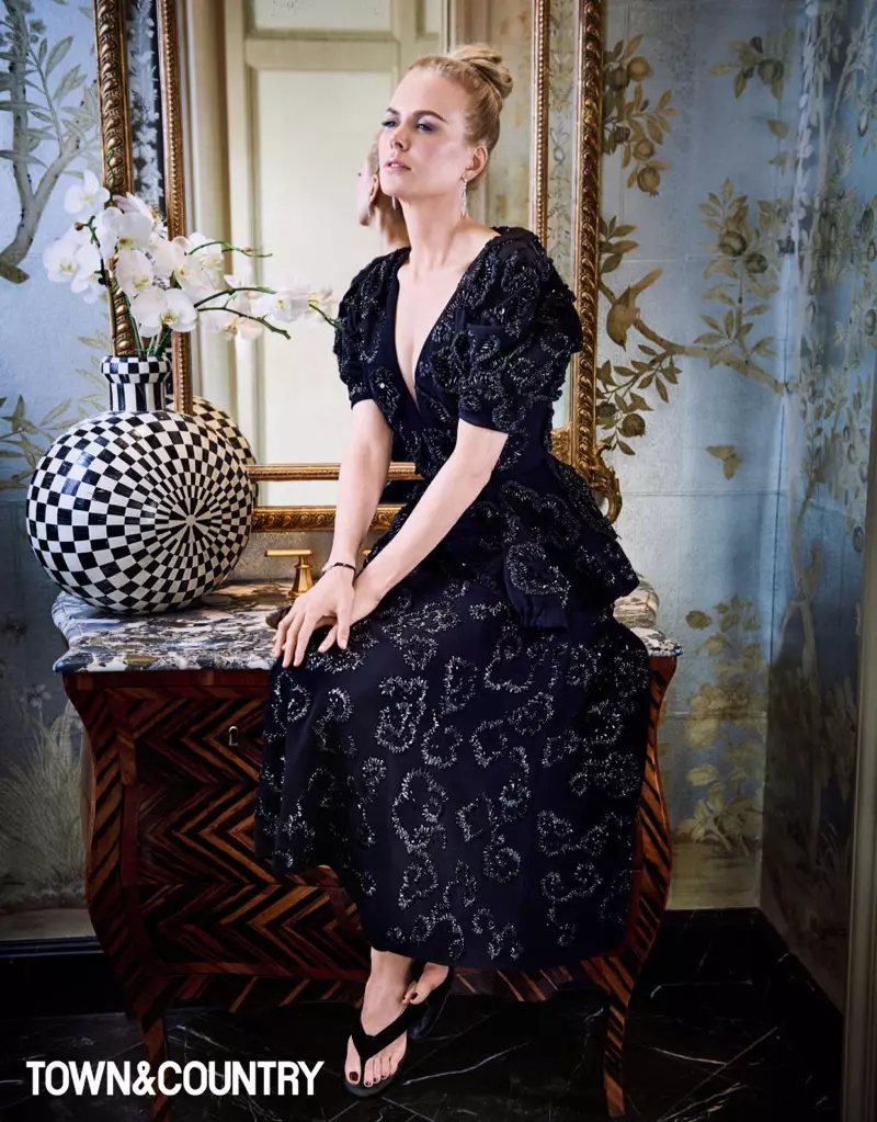 නිළිය Nicole Kidman Dior Haute Couture ඇඳුමෙන් සැරසී සිටී