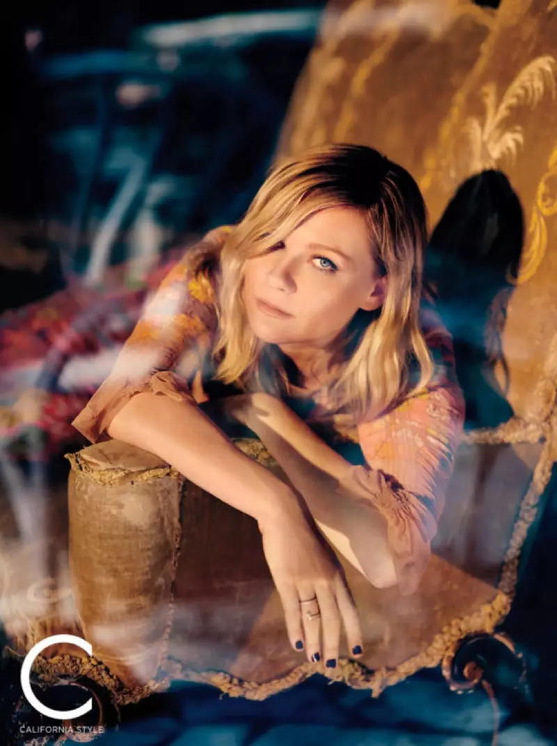 Kirsten Dunst Preen köýnek geýýär