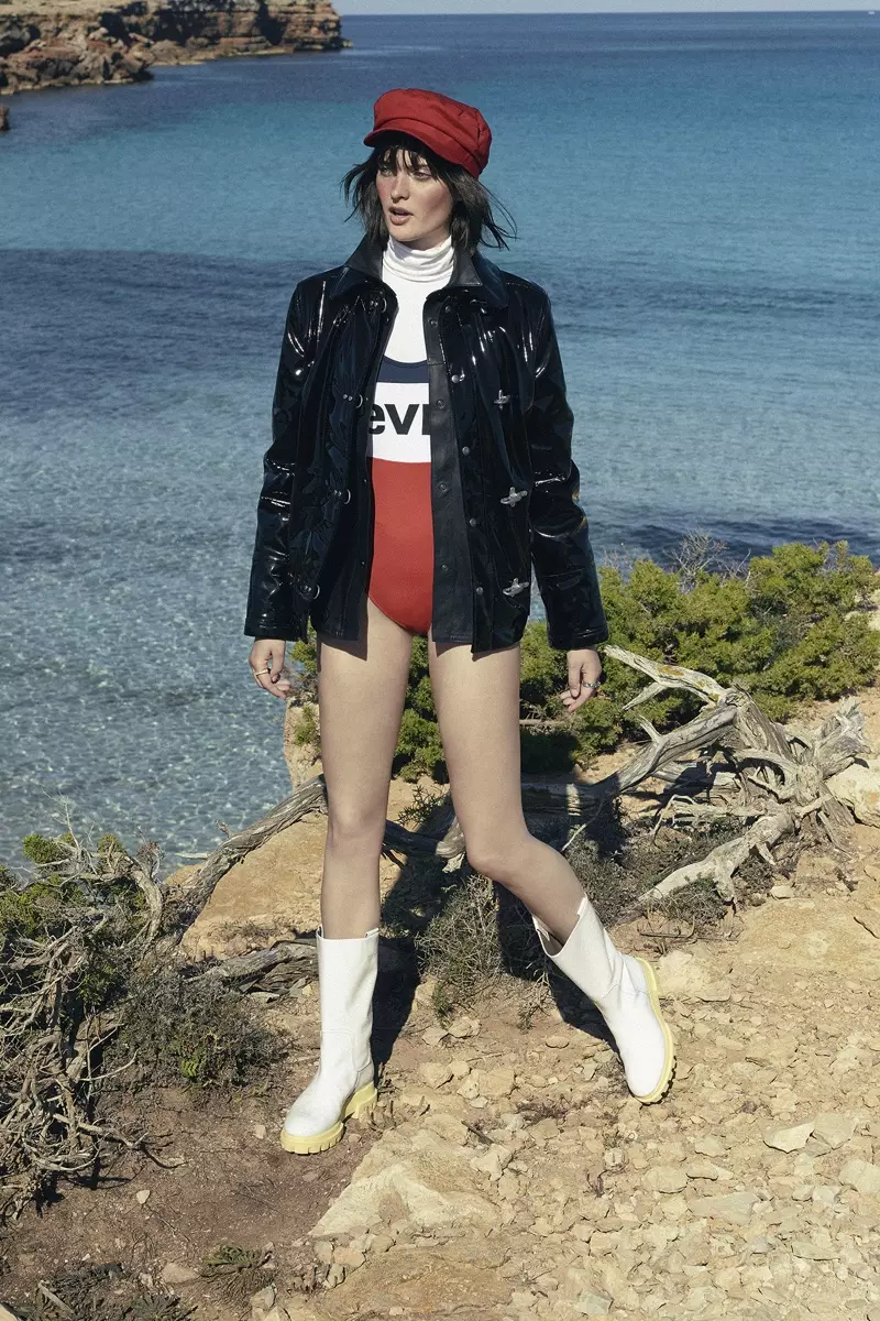 Si Sam Rollinson ay Kumuha ng Nautical Style para sa S Moda