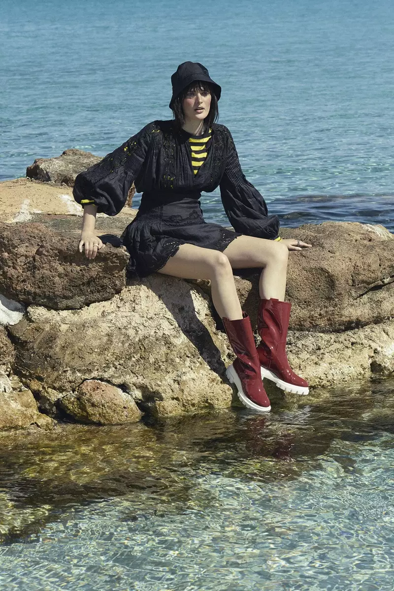 Si Sam Rollinson ay Kumuha ng Nautical Style para sa S Moda