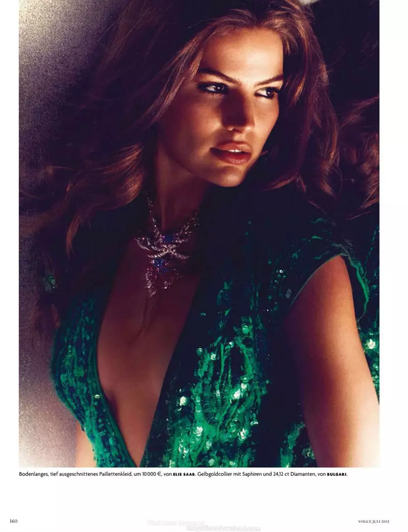 UCameron Russell Ukhanya kwi-Michelangelo di Battista's Vogue Germany Shoot