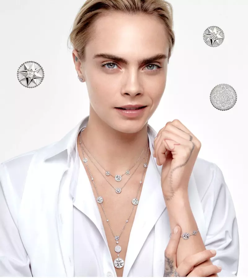 Kampaň na šperky Dior Rose Des Vents 2021.