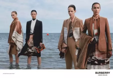 Irina Shayk, Gigi Hadid sta se odpravila na plažo za kampanjo Burberry jesen 2019