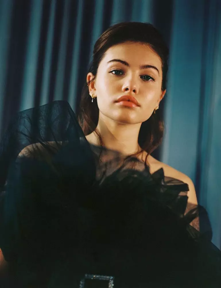 Si Thylane Blondeau ay Nagsusuot ng Mga Elegant na Estilo sa L'Officiel Netherlands