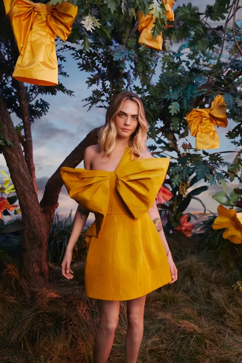 Cara Delevingne 亚马逊奢侈品商店活动