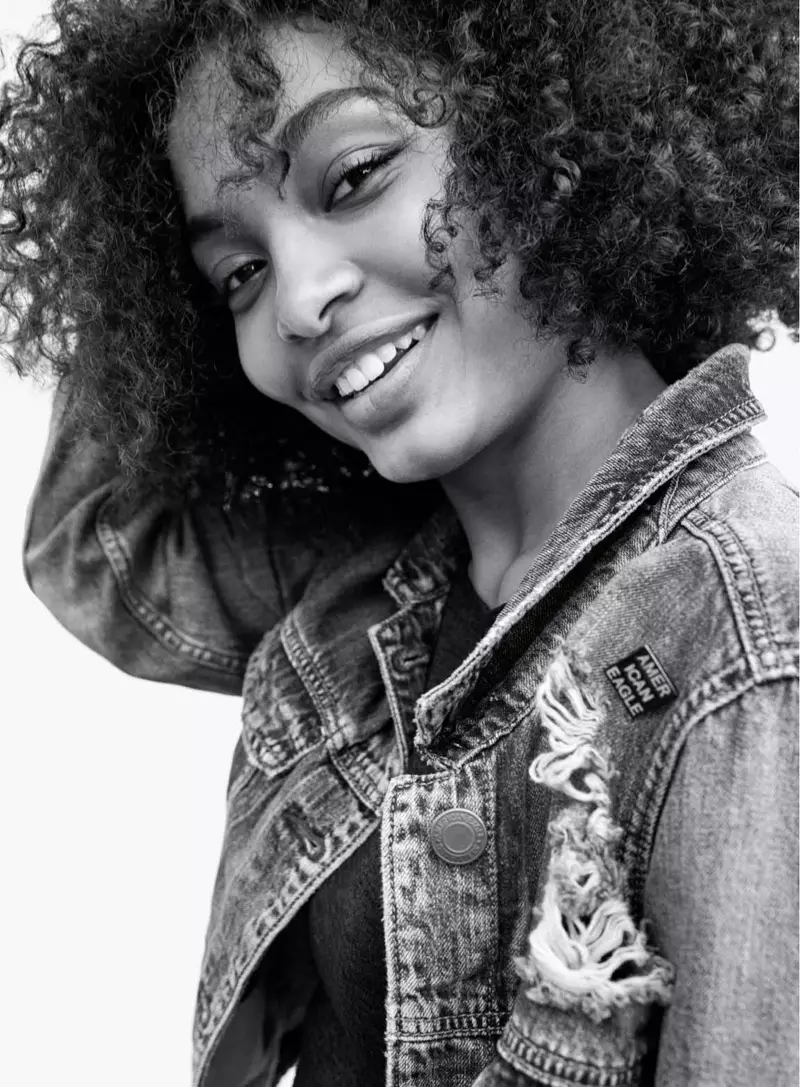 Yara Shahidi ໃສ່ເສື້ອແຈັກເກັດ Denim ໃນແຄມເປນ American Eagle Outfitters ລະດູໃບໄມ້ຫຼົ່ນ 2016