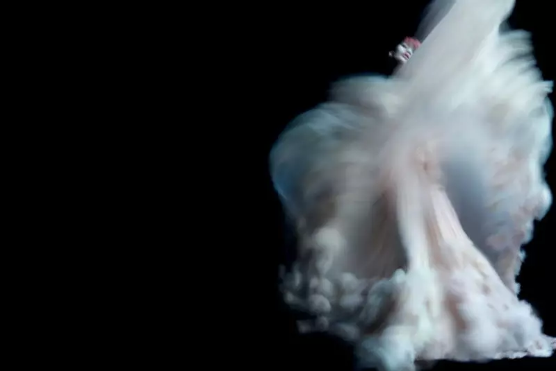 Ming Xi oleh Nick Knight untuk V #71