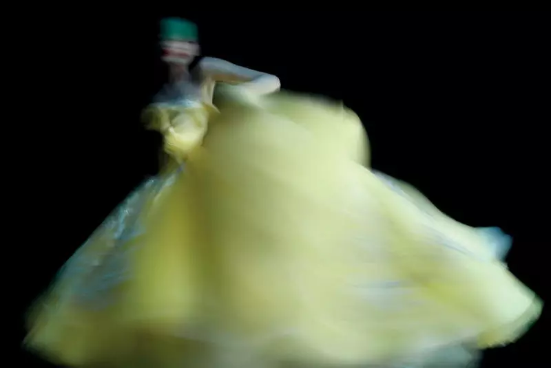 Ming Xi oleh Nick Knight untuk V #71