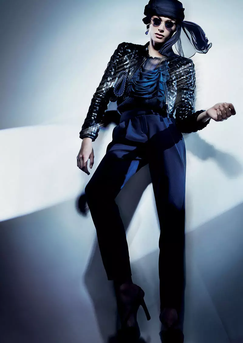 Giorgio Armani 2011 m. pavasario kampanija | Nick Knight Elisa Sednaoui