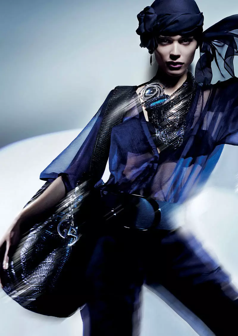 Giorgio Armani Campagne Printemps 2011 | Elisa Sednaoui par Nick Knight