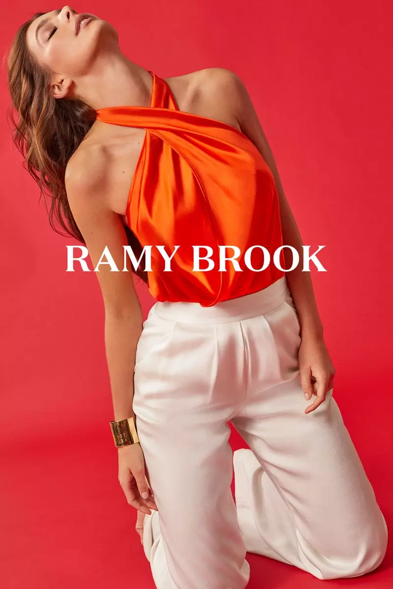 Ramy Brook বসন্ত-গ্রীষ্ম 2019 প্রচারের জন্য ক্যামিলা মররোনকে ট্যাপ করছে