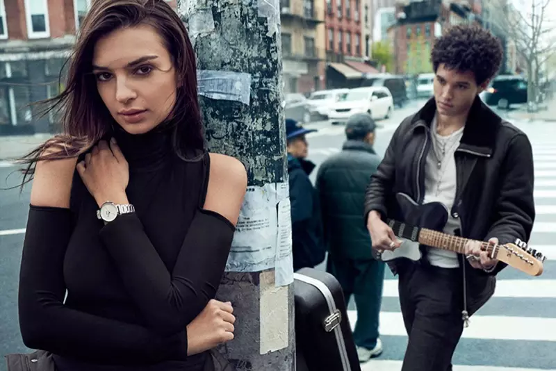 Emily Ratajkowski szerepel a DKNY 2017-es őszi-téli kampányában