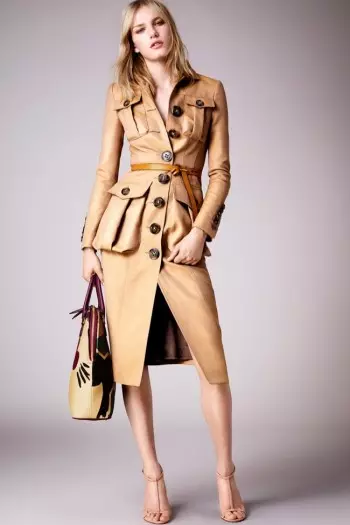 Burberry's Resort 2015 Umurongo Uhumekewe na Poetry, Covers Book