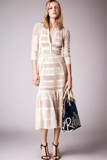 Burberry's Resort 2015 Umurongo Uhumekewe na Poetry, Covers Book