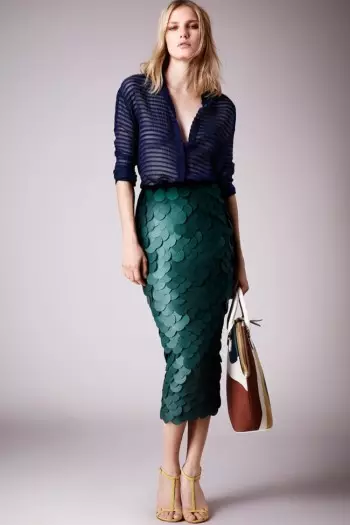 Linja Burberry's Resort 2015 është frymëzuar nga poezia, kopertinat e librave