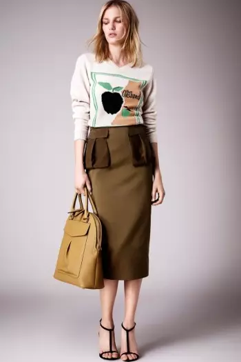 Burberry kaThixo Resort 2015 Line Uphefumlelwe yi Mibongo, Book Covers