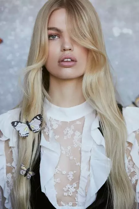 Daphne Groeneveld modellerer til Love & Lemons' drømmende efterårskjoler 2017