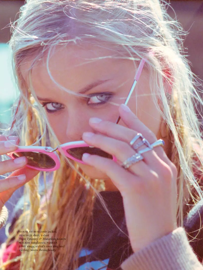 Frida Aasen waxa ay u ilaalisaa Casual for Russh Shoot ee Hugh Lippe