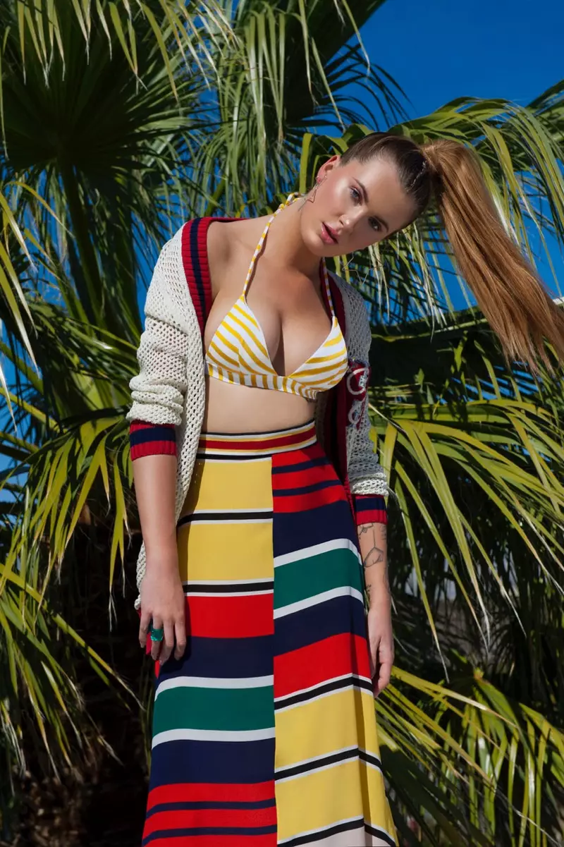 Irelend Baldwin na-eyi TommyxGigi cardigan, bikini top na patchwork sket