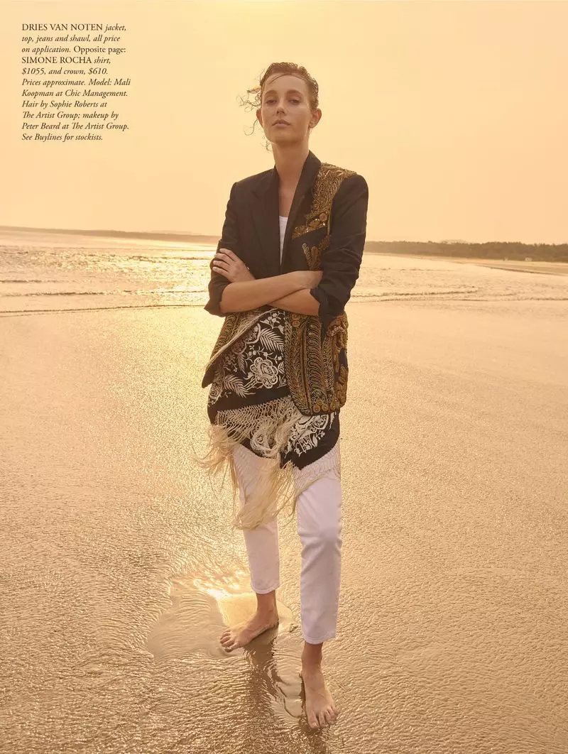 Mali Koopman nosi Breezy Beach stilove za Harper's Bazaar Australia