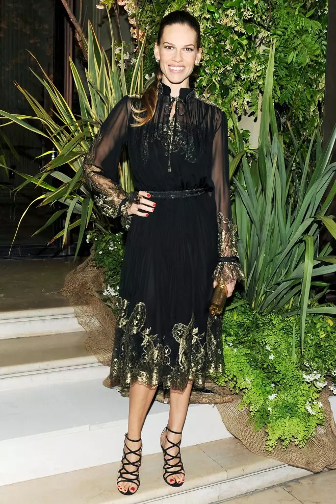 Salvatore Ferragamo Star Studded Resort'i üritus koos Leighton Meesteri, Frieda Pinto, Hilary Swanki ja teistega