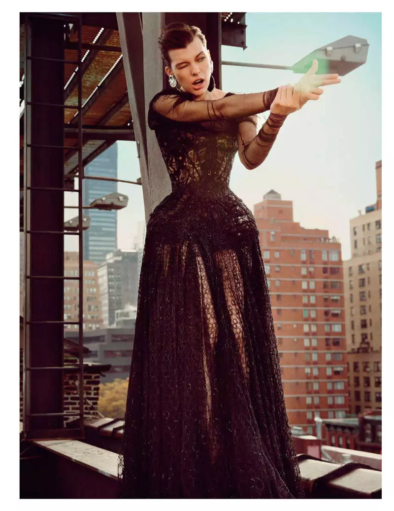 Milla Jovovich tager imod New York for Vogue Paris' februarnummer af Inez & Vinoodh