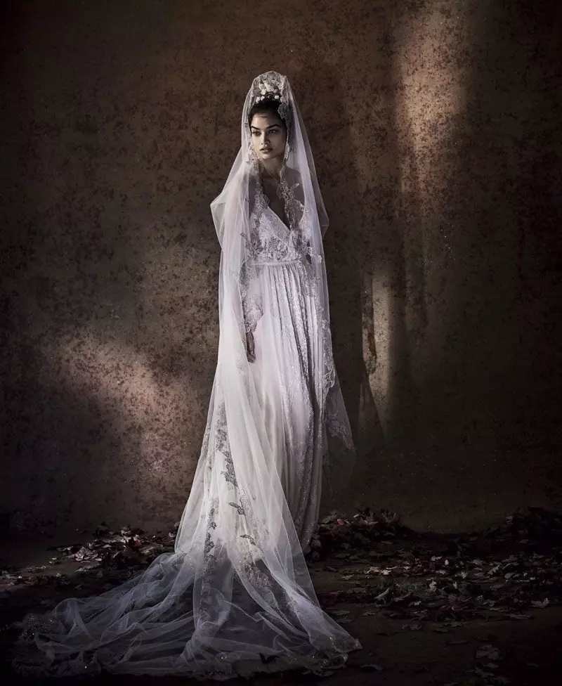 Shanina Shaik dia nanao akanjo fampakaram-bady ho an'ny Vogue Brides Australia