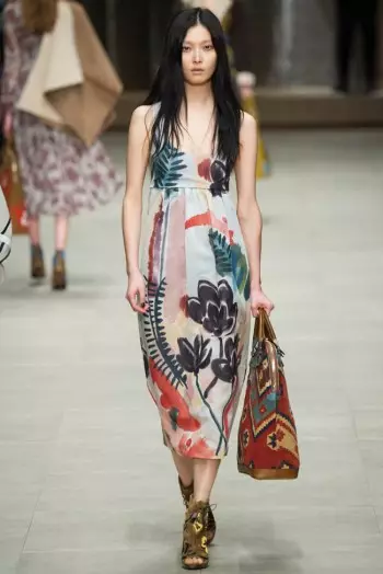 Burberry Prorsum tiba / mangsa 2014 | Minggu Fashion London