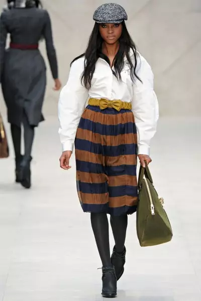 Burberry Fall 2012 | ລອນດອນ Fashion Week