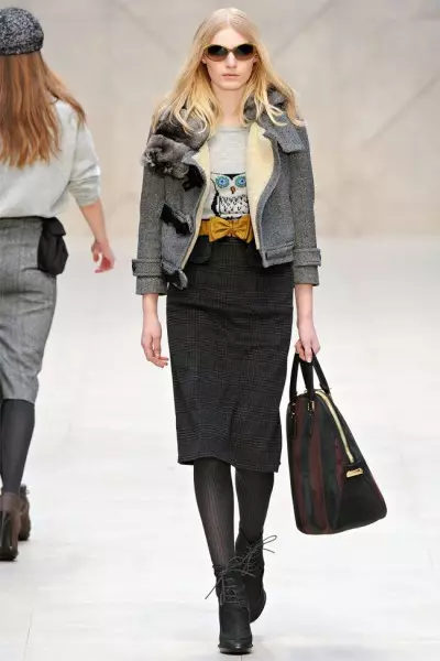 Burberry Fall 2012 | لوندون مودا كىيىم ھەپتىلىكى