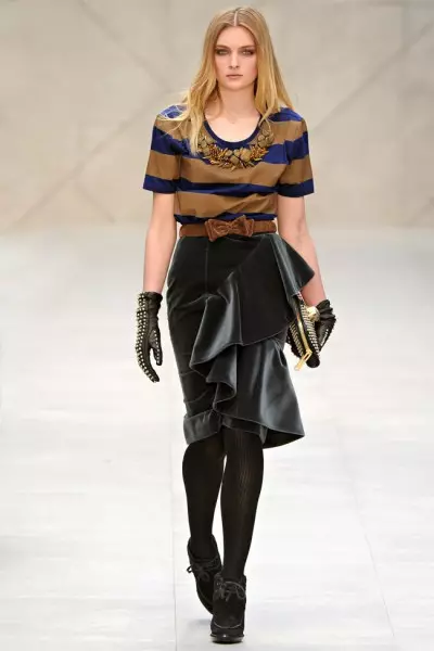 Burberry Fall 2012 | လန်ဒန်ဖက်ရှင်ရက်သတ္တပတ်