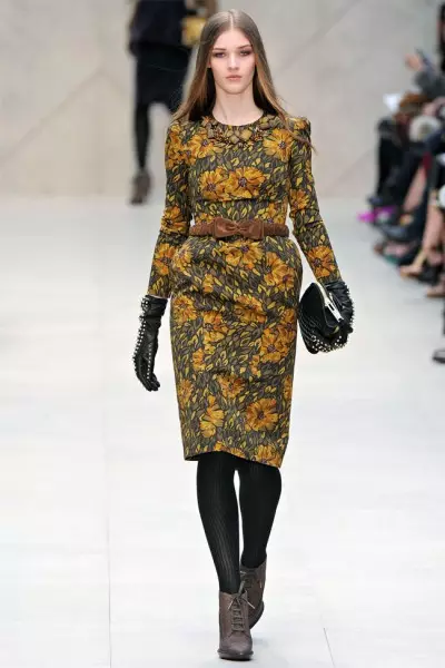 Burberry Fall 2012 | لوندون مودا كىيىم ھەپتىلىكى